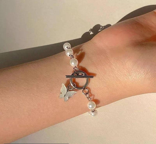 Stylish Butterfly Pearl Bracelet