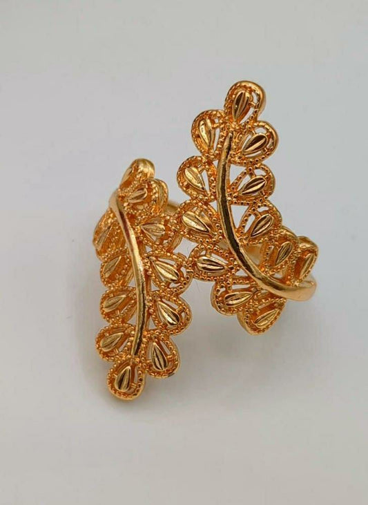 Leaf Ring, Golden