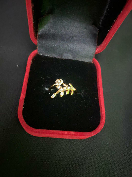 Leaf Design Gold Plated Crystal Charm Ring (Golden)