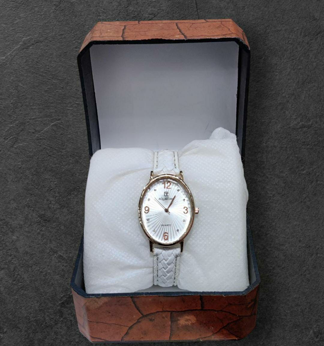 Women's Casual Analogue Watch (White)