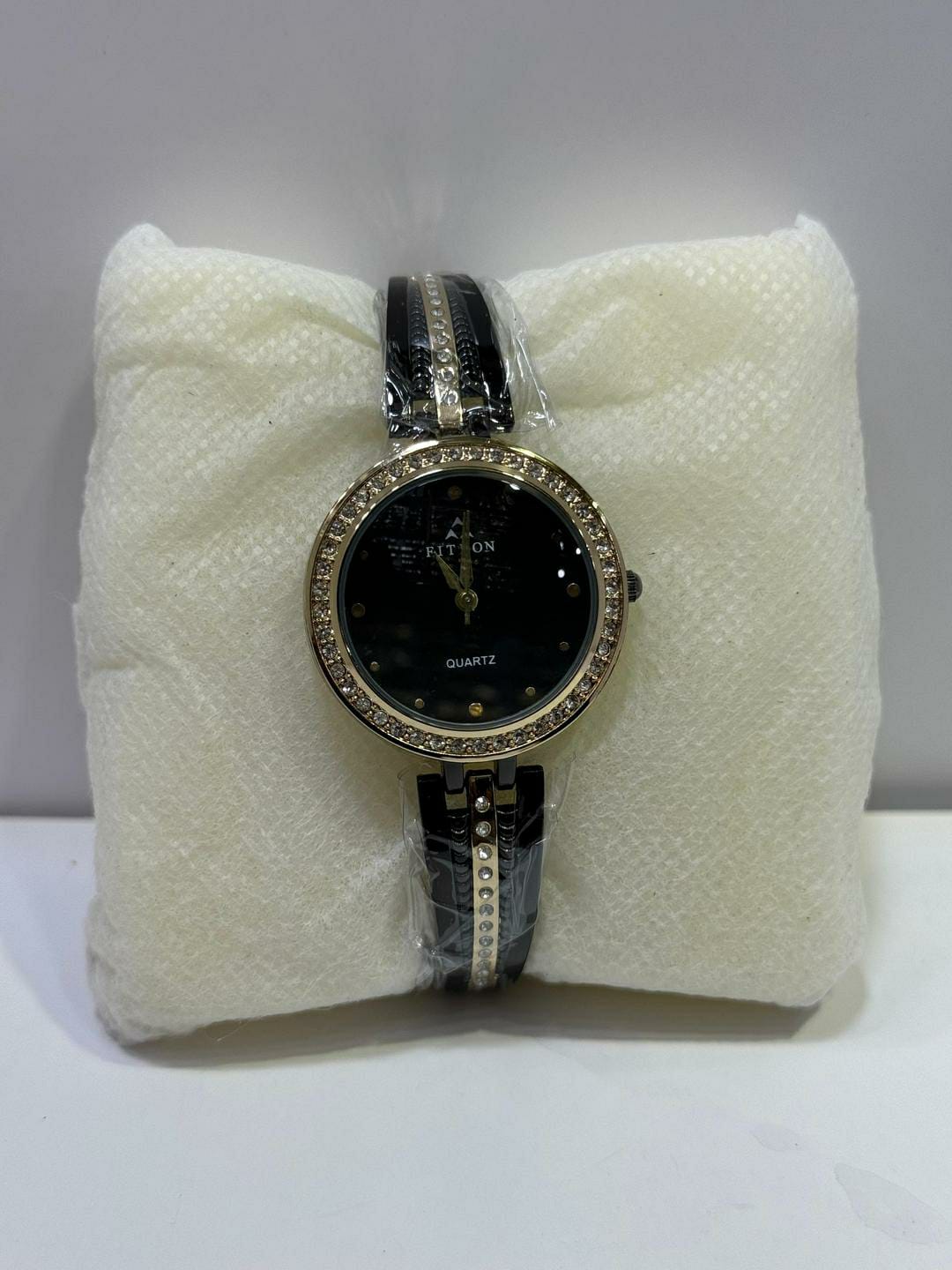 Women's Bracelet Watch (Black)