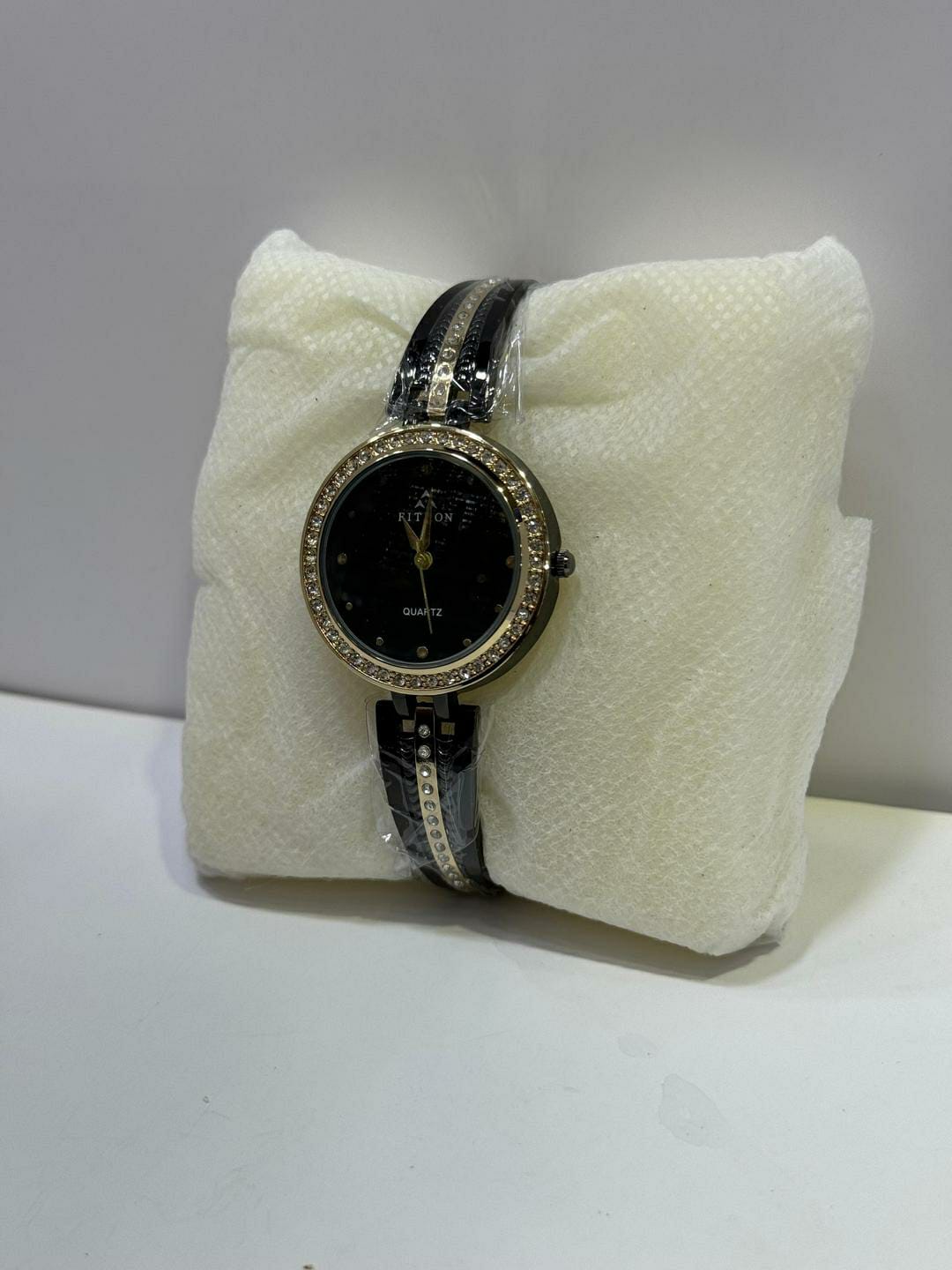 Women's Bracelet Watch (Black)