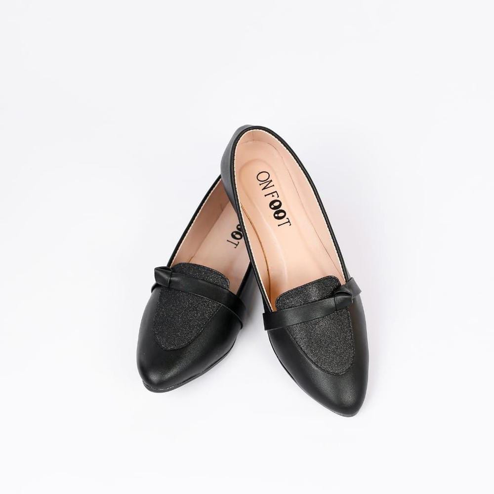Women's Rexine Casual Pumps (Black)