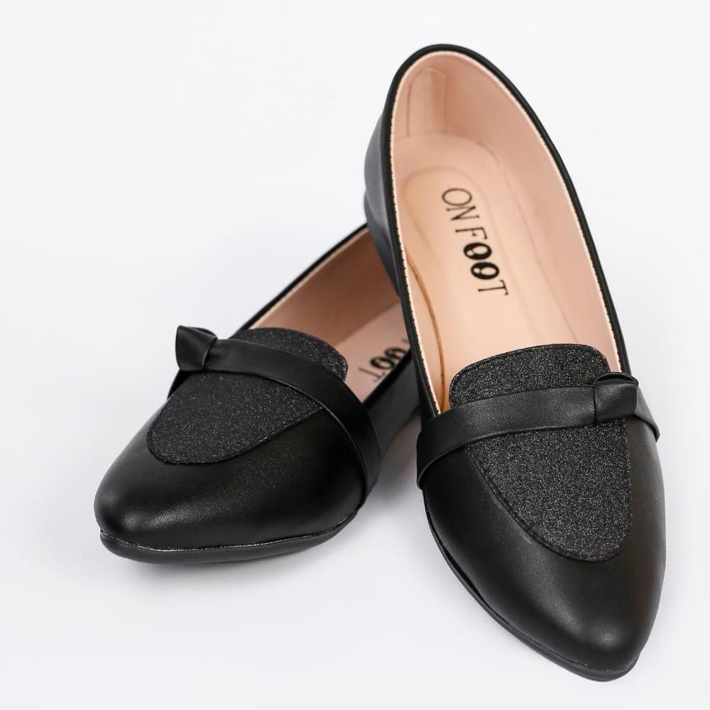 Women's Rexine Casual Pumps (Black)