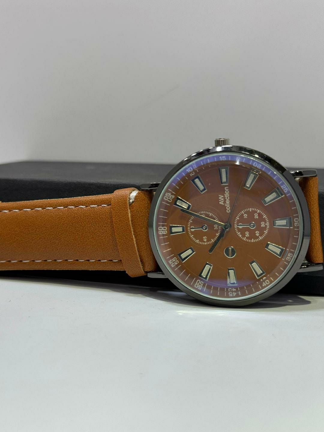 Men's Leather Strap Watch (Brown)