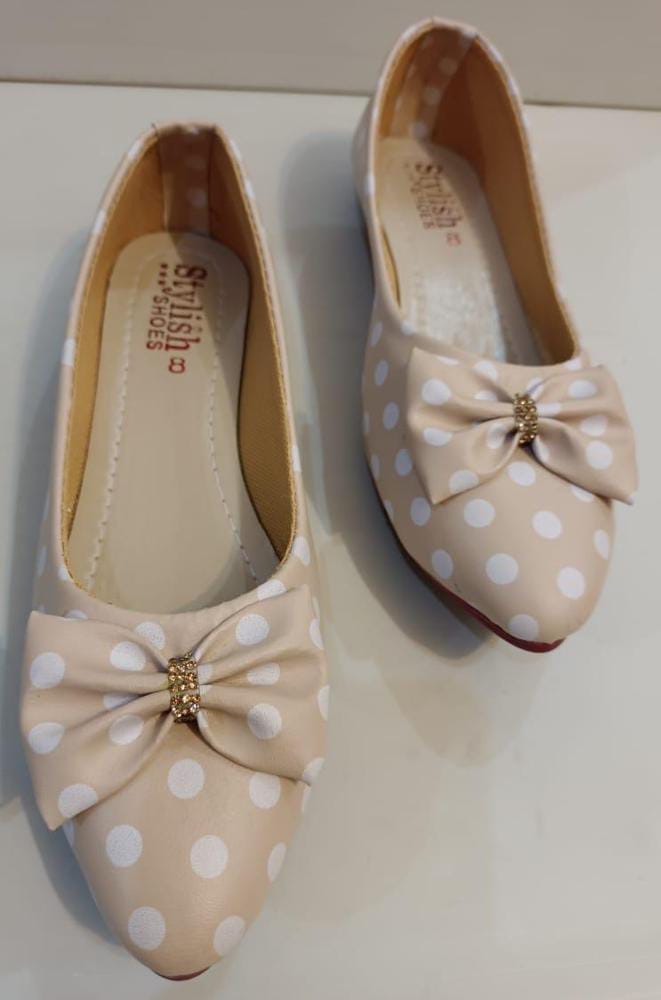 Women's Rexine Casual Pumps (Butterfluy Design)