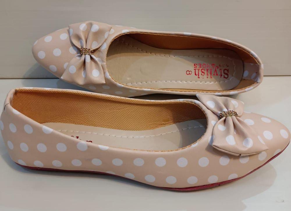 Women's Rexine Casual Pumps (Butterfluy Design)