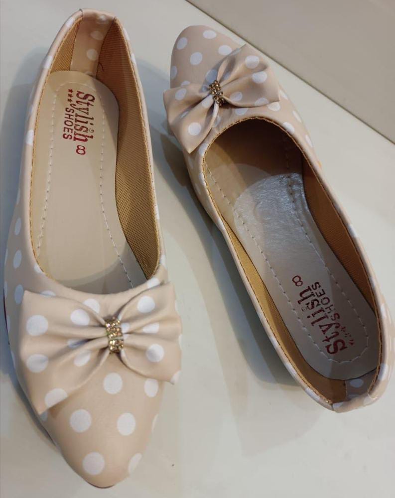 Women's Rexine Casual Pumps (Butterfluy Design)