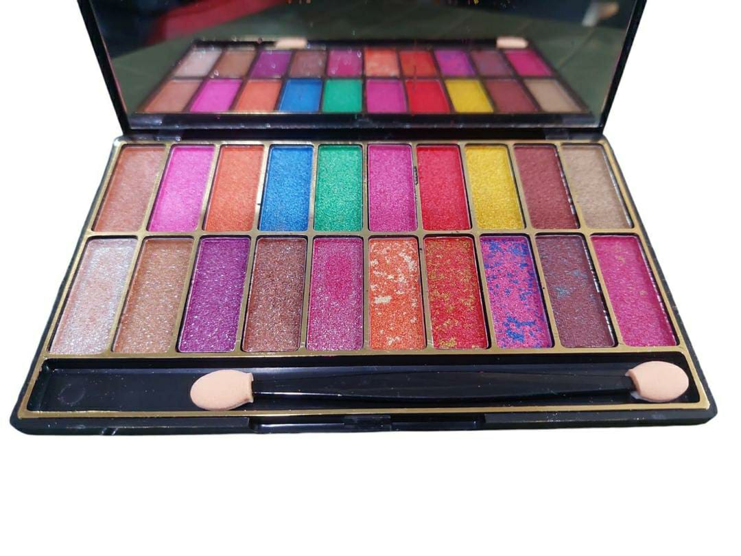 20 Color Smudge Proof Eyeshadow Palette