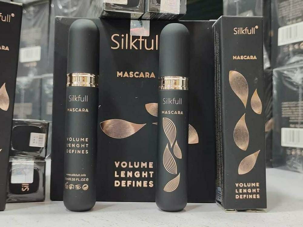 Waterproof Volumizing Mascara