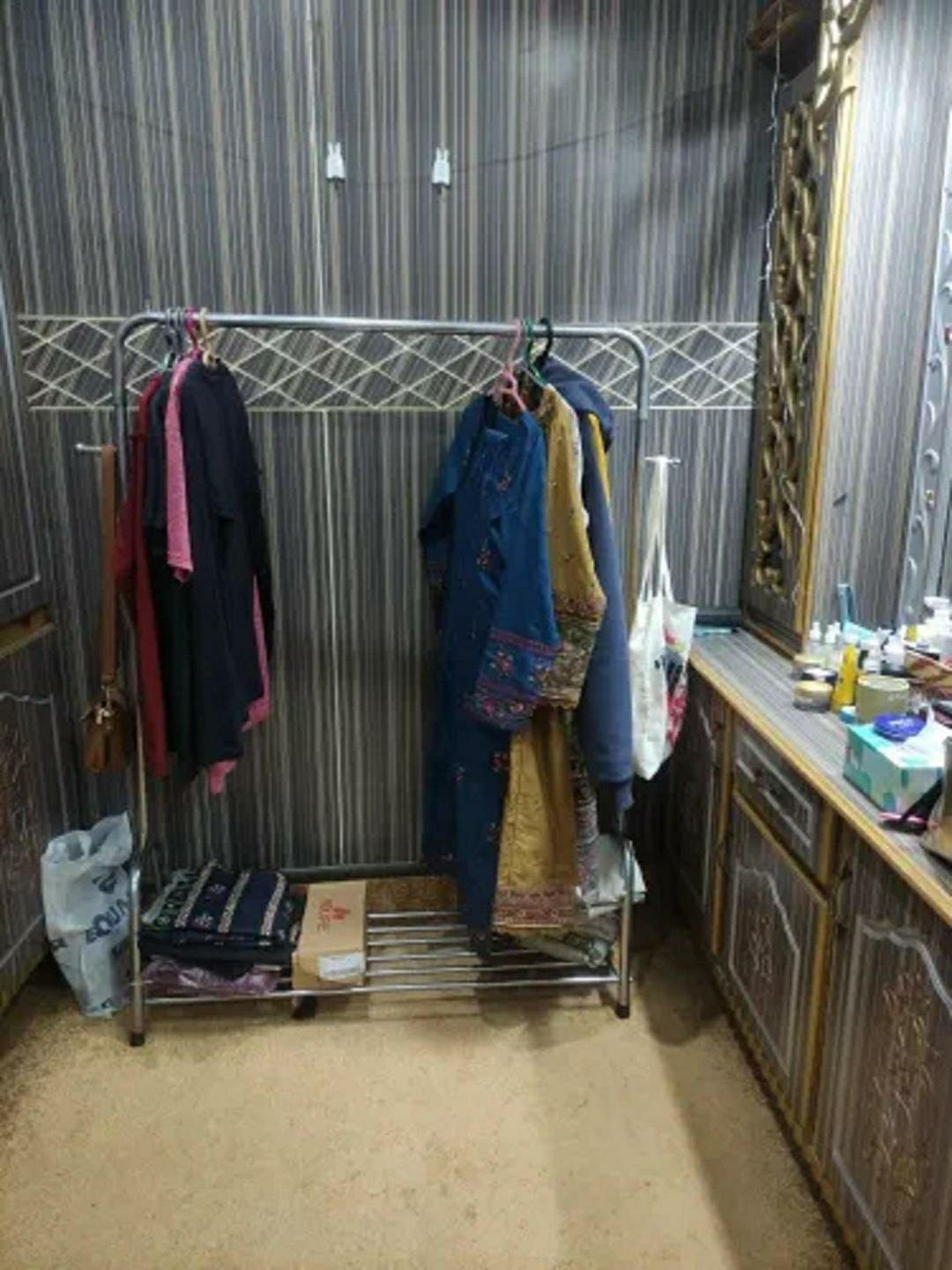 Affordable And Effective Solution Hanging Clips