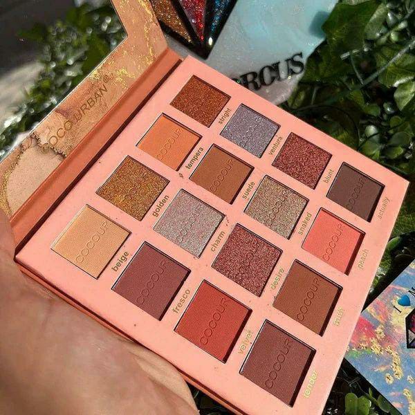Multicolor Matte And Glitter Eyeshadow Palette