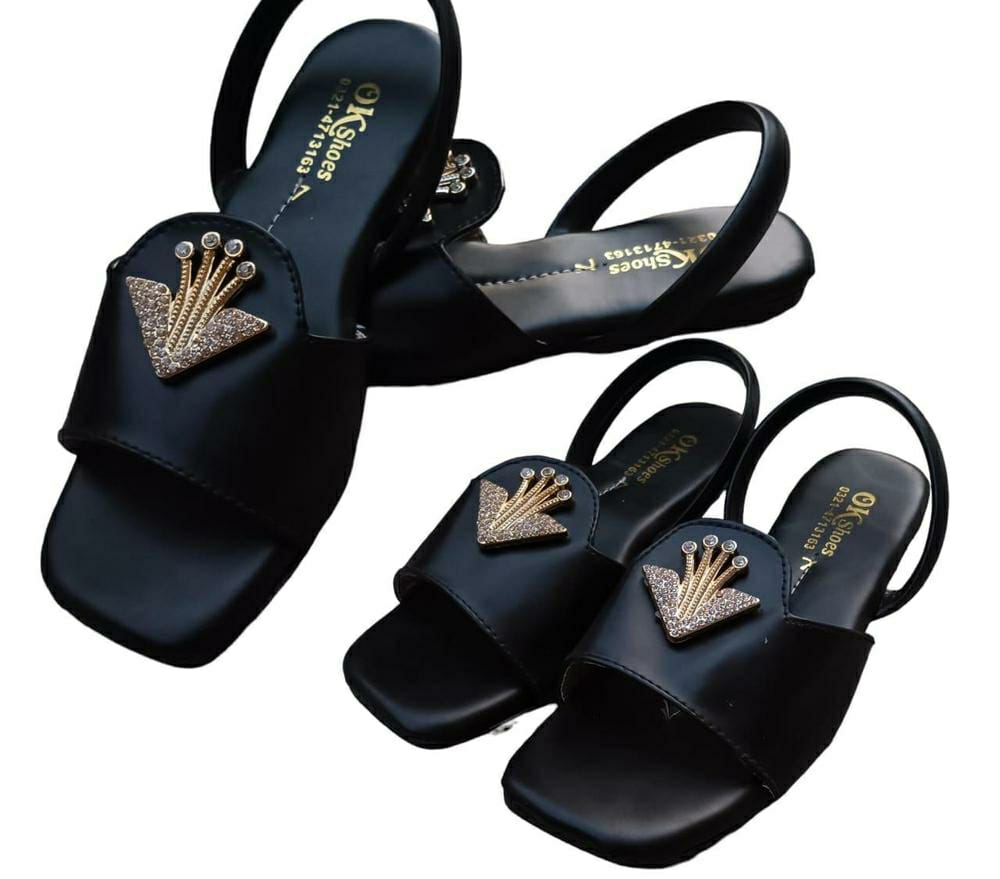 Women's Flat Sandals (Black)