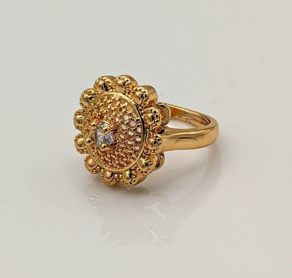 Stylish Golden Flower Ring