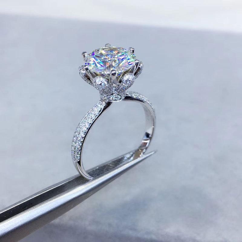 Round Cut Flower Crackling Engagement Ring