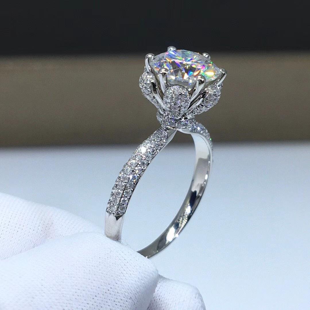 Round Cut Flower Crackling Engagement Ring