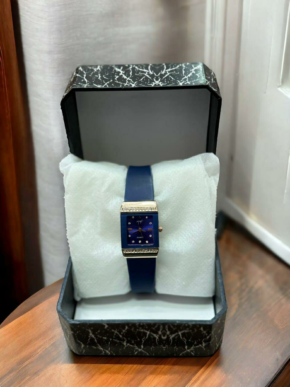 Elegant Women's Quartz Watch - 1 Pc Blue Square Analogue Timepiece