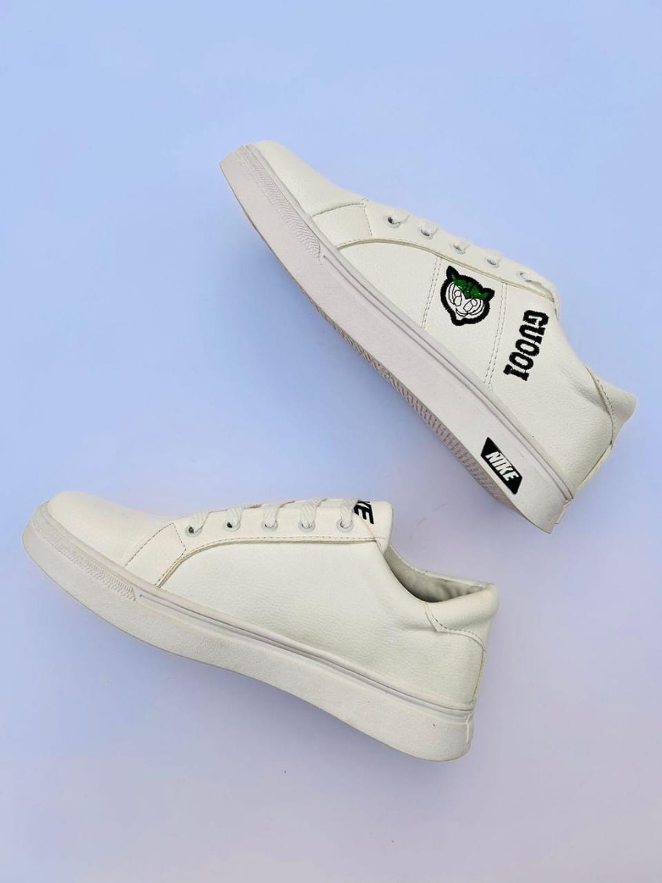 Men's Synthetic Leather Casual Sneakers (White)