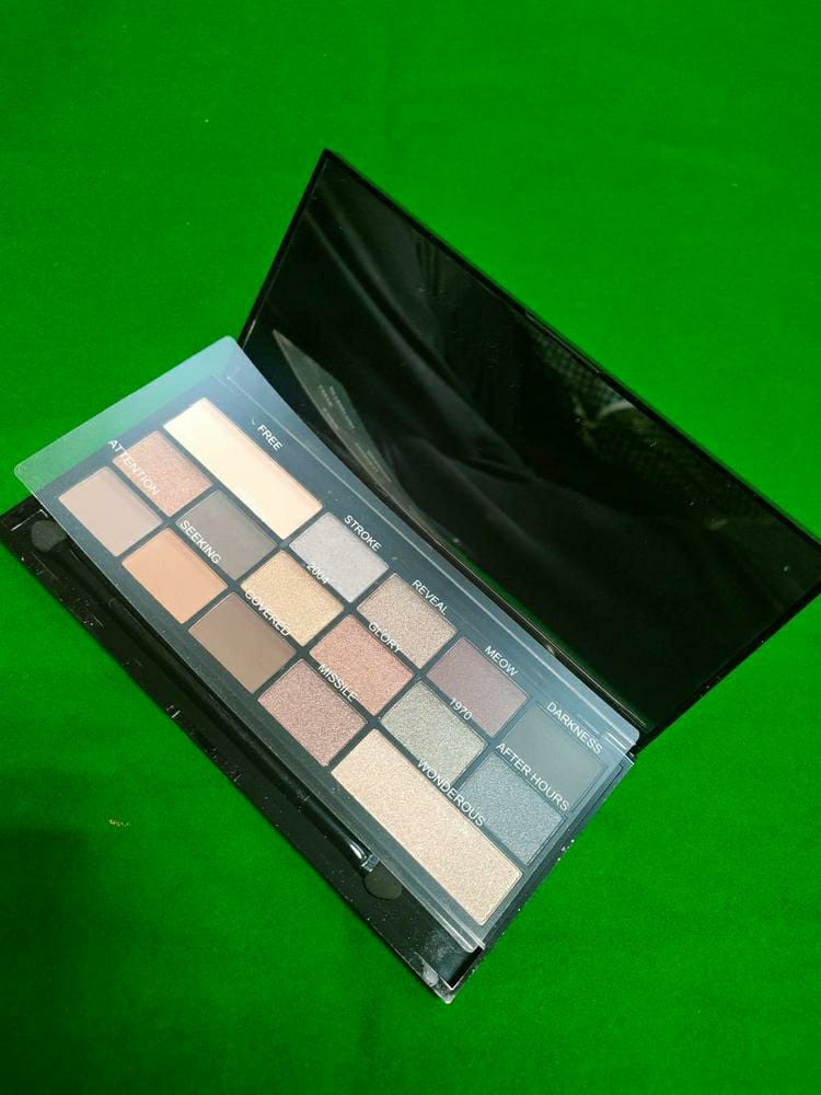 16 Colors Eyeshadow Palette