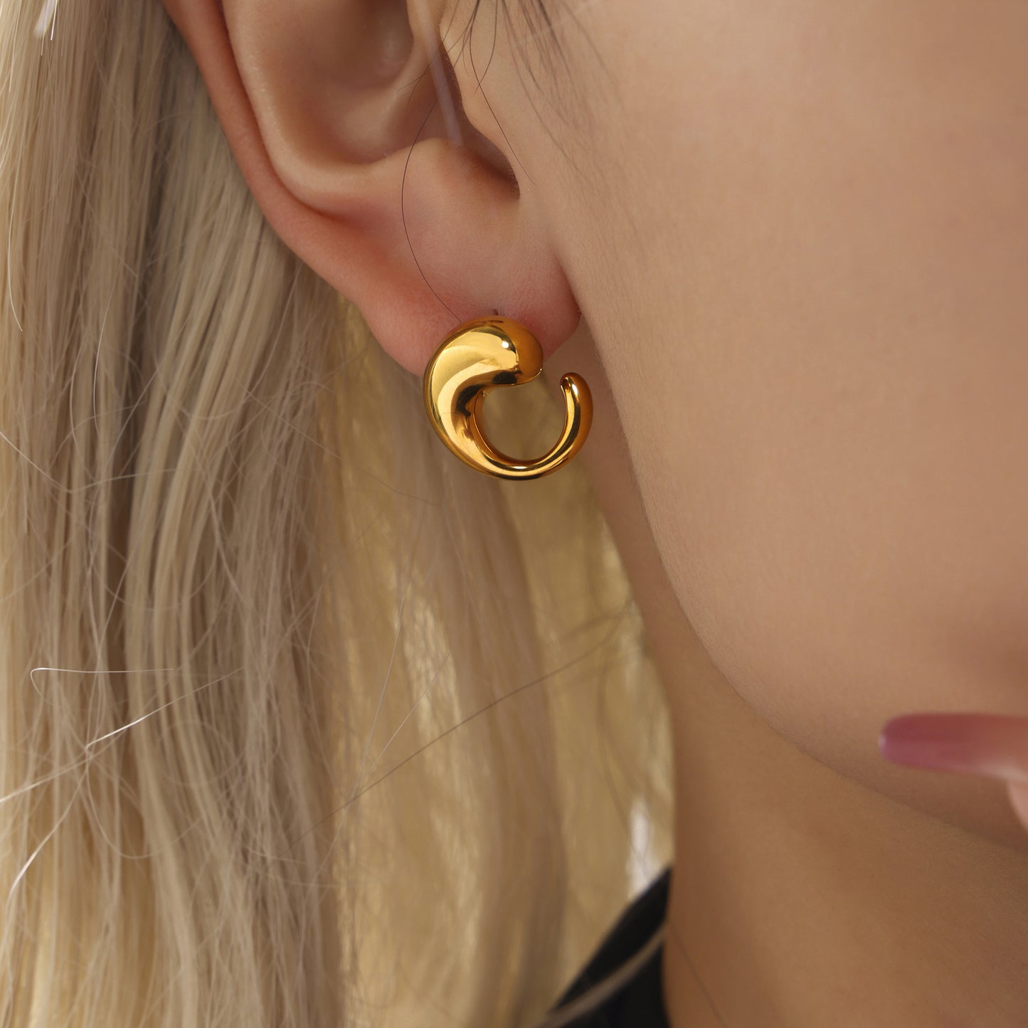 Fashion Simple Curved Water Drop Ear Studs